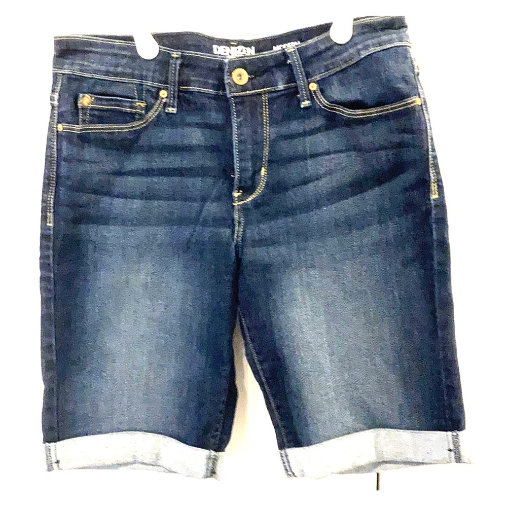 Skinny denim shorts